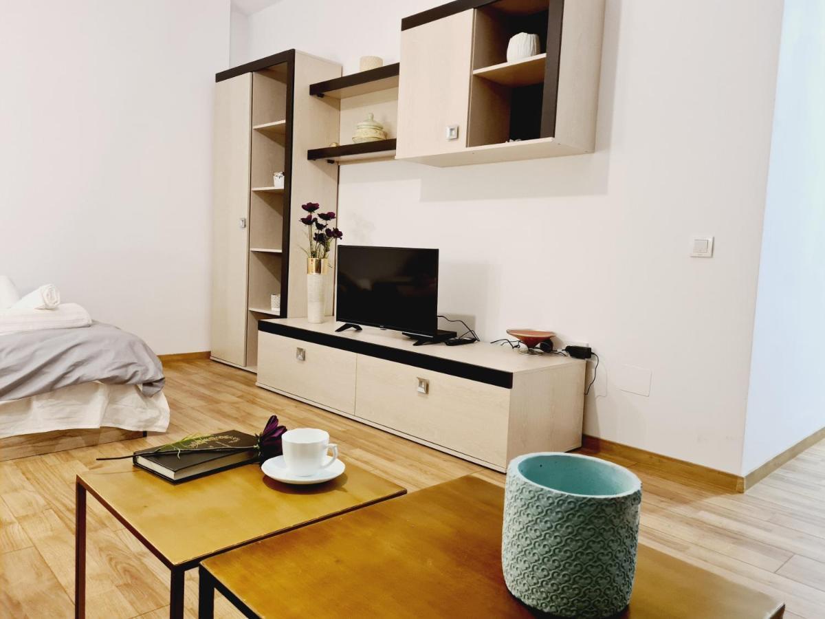 Lovely Ultracentral Apartment With Parking Cluj Napoca Bagian luar foto